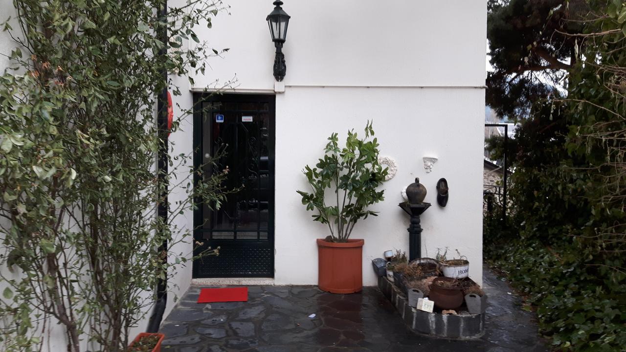 Residencia Aldosa Guest house 2*